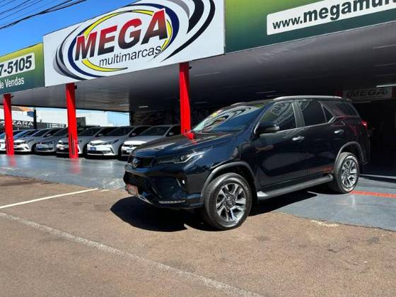 TOYOTA HILUX SW4 2.8 D-4D TURBO DIESEL SRX PLATINUM 4X4 AUTOMÁTICO